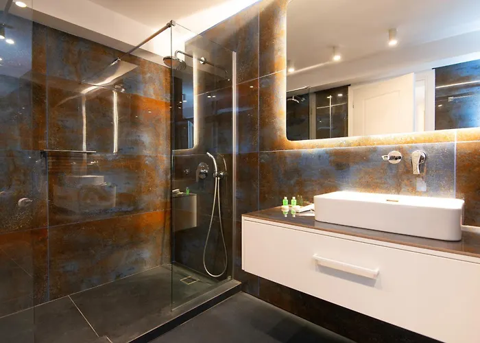 Daire White And Black Triple *